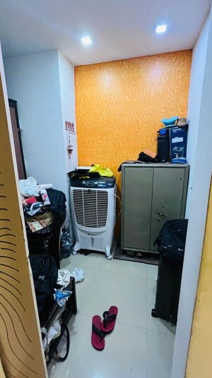 Team Area in 3 BHK Apartment at Amrapali Silicon City, Sector 76 – for Rent