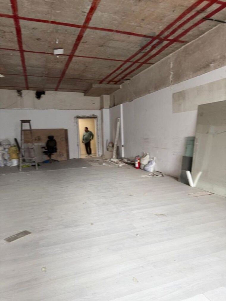  Parking, express-zone Commercial Office Space 987 Sq.Ft. In Malad East Mumbai 10436544