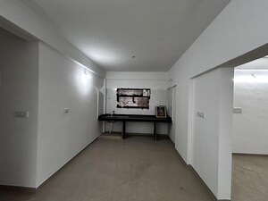 Room in 2 BHK Apartment at Daffodils Apartment, Pashan – for Rent