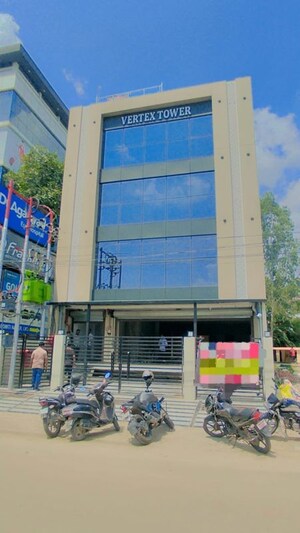  Shop For Rent in Maulviganj