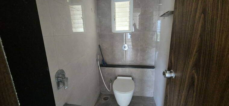 Bathroom, majestique-towers-east-phase-1 3 Bedroom 1530 Sq.Ft. Apartment In Kharadi Pune 10436566