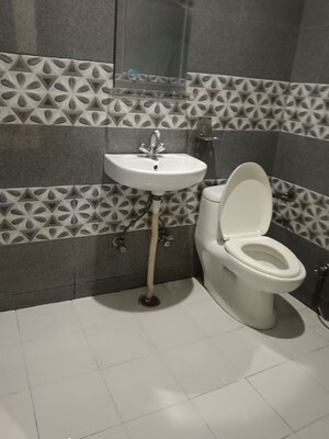 Team Area in 1 RK Builder Floor at Suncity Township Gurgaon, Sector 54 – for Rent