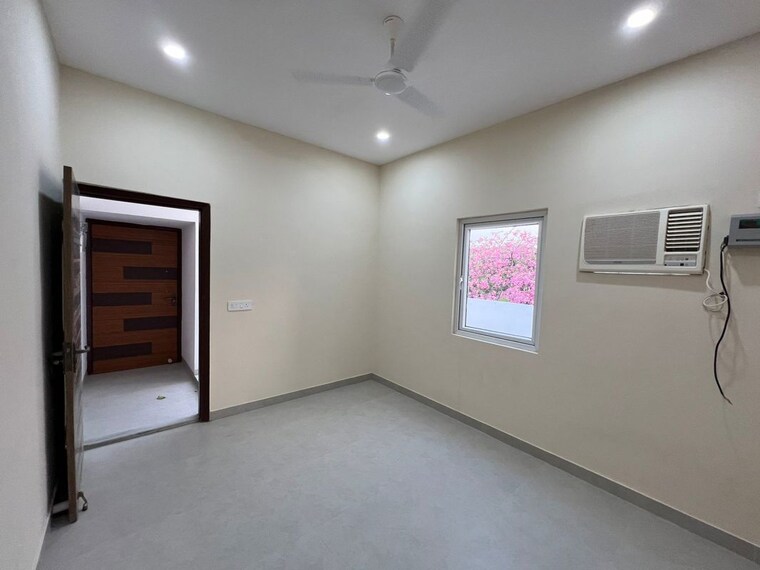 Room, panchsheel enclave 3 Bedroom 1300 Sq.Ft. Builder Floor In Panchsheel Enclave Delhi 10436587