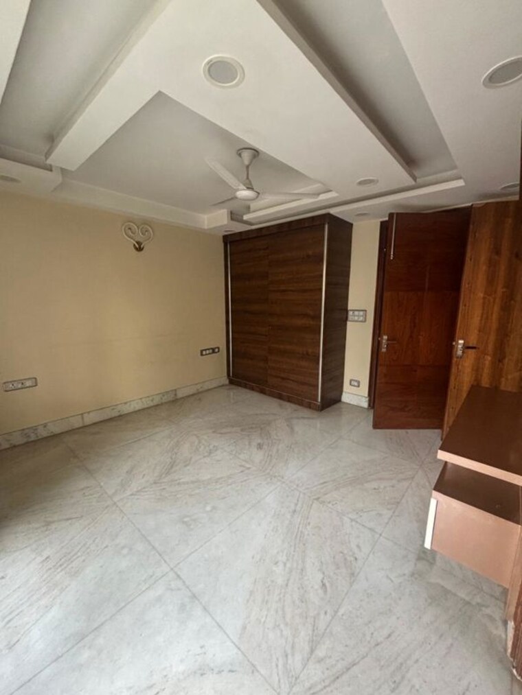 Room, naraina 3 Bedroom 150 Sq.Yd. Builder Floor In Naraina Delhi 10436580