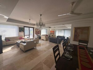 Parking in 5 BHK Builder Floor at Neeti Bagh – for Rent