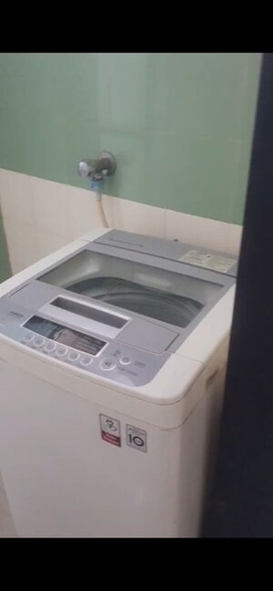 Furnished Amenities in 2 BHK Apartment at Divya Smruthi, Malad West – for Rent