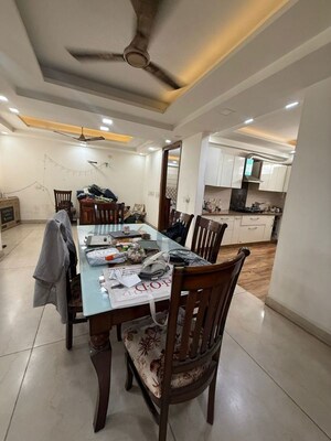 Team Area in 3 BHK Builder Floor at Sector 45 – for Rent