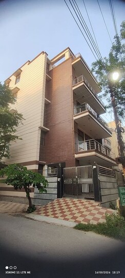 6+ BHK + Store Room Independent House For Sale in Sector 48