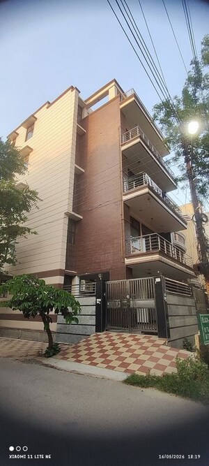 6+ BHK Independent House For Sale in Sector 48