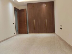 Room in 3 BHK Builder Floor at Greater Kailash I – for Rent