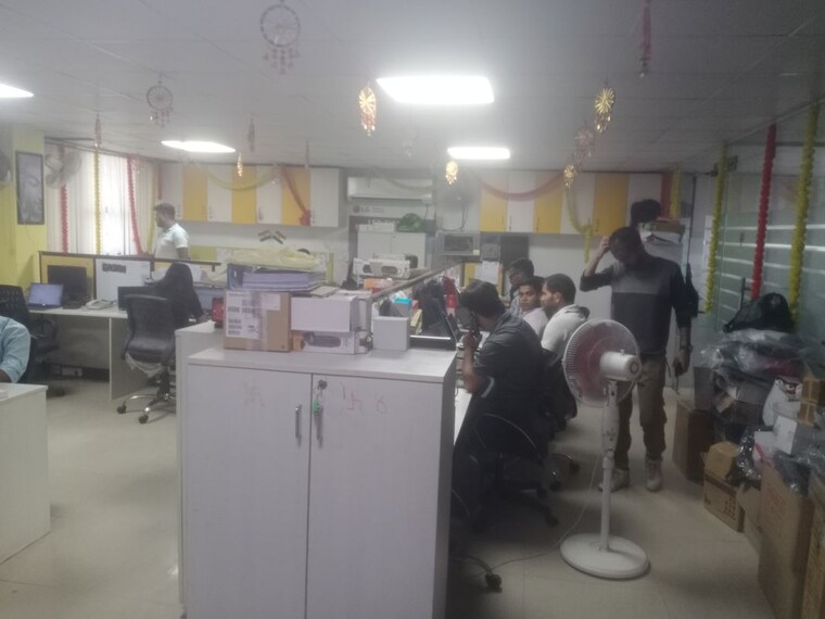 Team Area, okhla industrial estate phase 2 Commercial Office Space 1300 Sq.Ft. In Okhla Industrial Estate Phase 2 Delhi 10436699