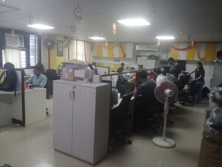 Team Area, okhla industrial estate phase 2 Commercial Office Space 1300 Sq.Ft. In Okhla Industrial Estate Phase 2 Delhi 10436699