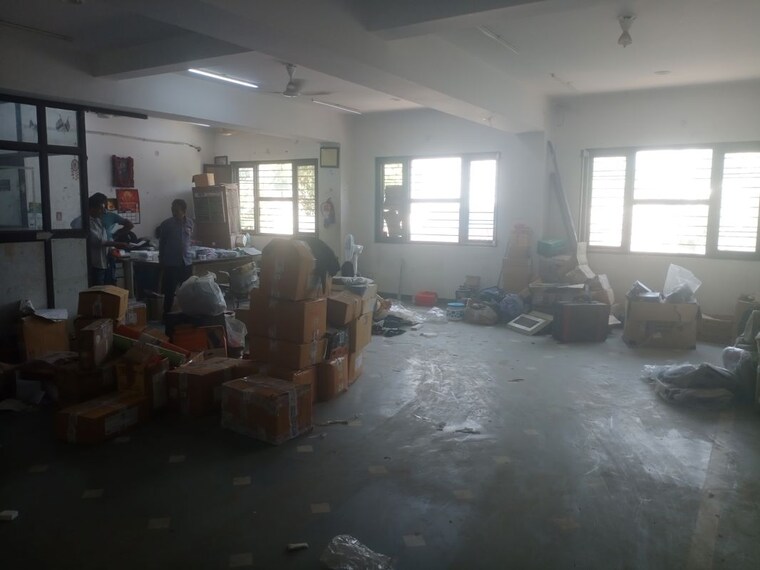 Hall, okhla industrial estate phase 2 Commercial Warehouse 1300 Sq.Ft. In Okhla Industrial Estate Phase 2 Delhi 10436715