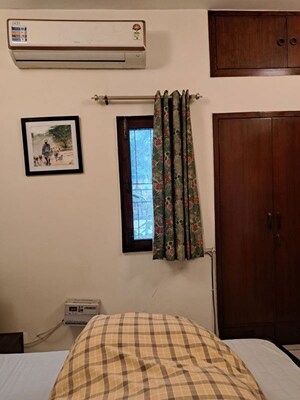 Bedroom in 3 BHK Builder Floor at Alaknanda – for Sale