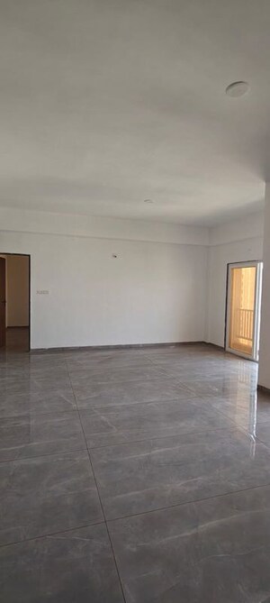 Room in 3 BHK Apartment at Bhayli – for Sale