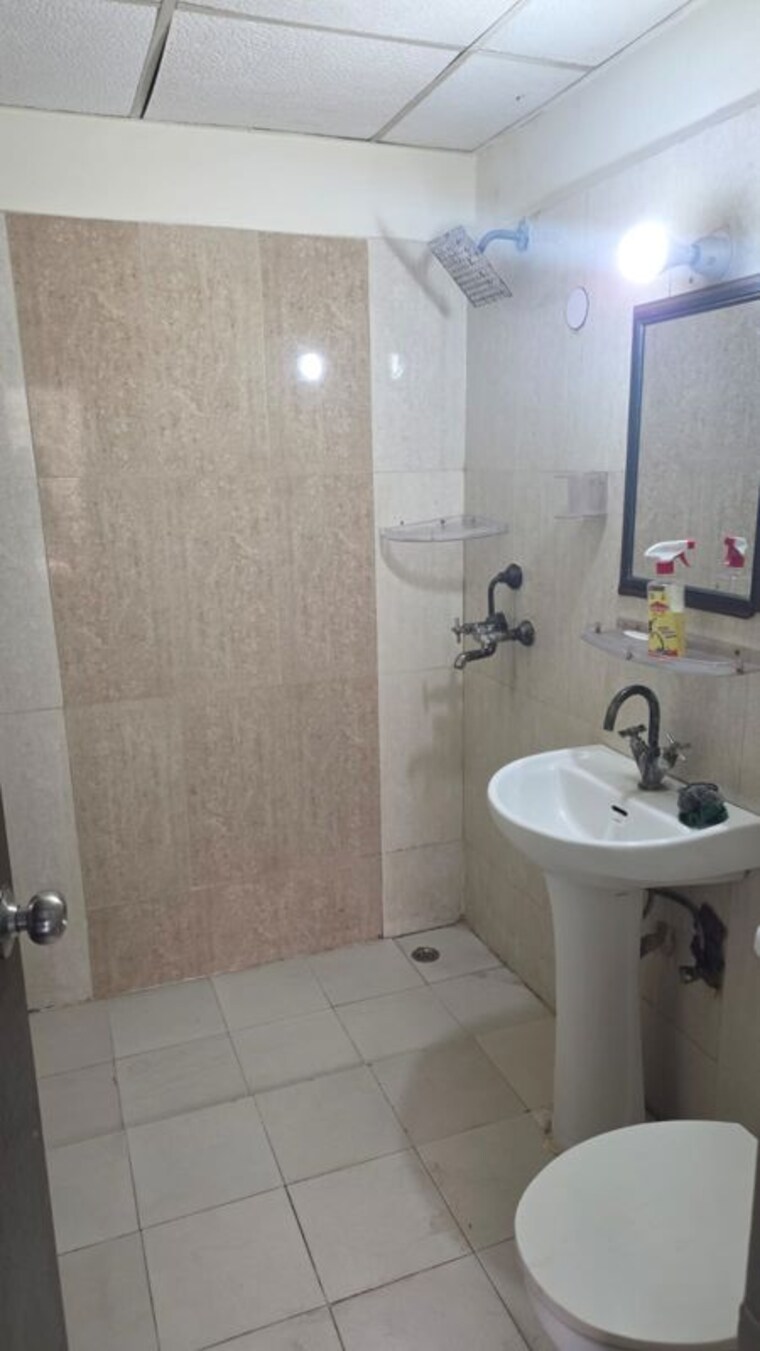Bathroom, antriksh-golf-view-ii 2.5 Bedroom 1245 Sq.Ft. Apartment In Sector 78 Noida 10434806