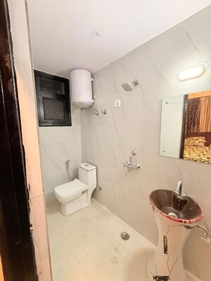 Team Area in 3 BHK Builder Floor at Neb Sarai – for Rent