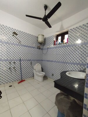 Team Area in 2.5 BHK Builder Floor at Malviya Nagar – for Rent