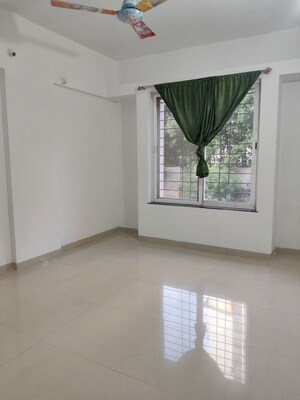 Room in 2 BHK Apartment at Bhandari Greenfield Phase II, Hadapsar – for Rent
