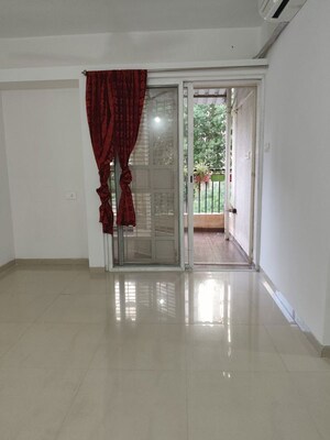 Room in 2 BHK Apartment at Bhandari Greenfield Phase II, Hadapsar – for Rent