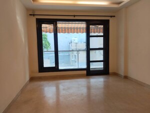 Room in 3 BHK Builder Floor at Greater Kailash I – for Rent