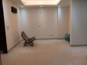 Room in 3 BHK Builder Floor at Greater Kailash I – for Rent