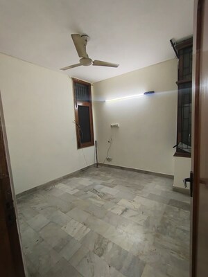 Room in 3 BHK Builder Floor at Malviya Nagar – for Rent