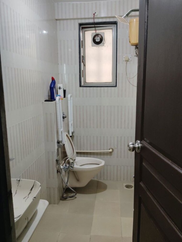 Bathroom, fairmont-palazo 2 Bedroom 700 Sq.Ft. Apartment In Santacruz East Mumbai 10436815