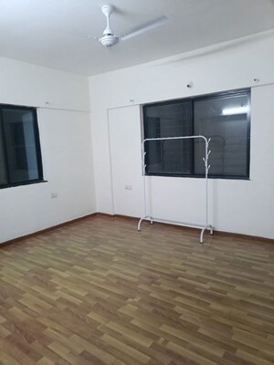 Room in 2 BHK Apartment at Gera Emerald City, Kharadi – for Rent