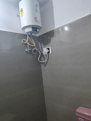 Furnished Amenities in 2 BHK Independent House at Gomti Nagar – for Rent