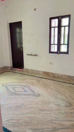 Room in 3 BHK Independent House at Nijampur Malhaur – for Rent