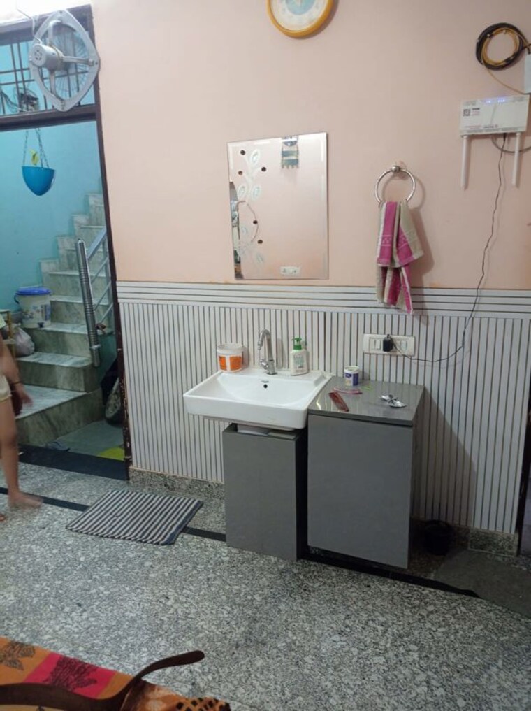 Bathroom, dharam colony 2 Bedroom 1100 Sq.Ft. Builder Floor In Dharam Colony Gurgaon 10436881