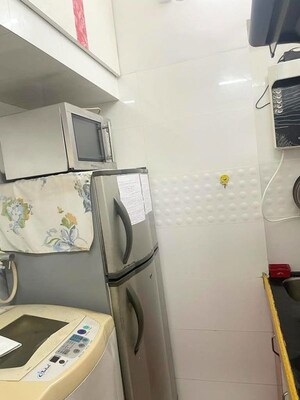 Team Area in 1 BHK Apartment at New Mac Tower, Lower Parel – for Rent