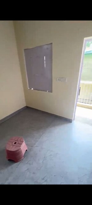 Room in 2 BHK Builder Floor at Pitampura – for Rent