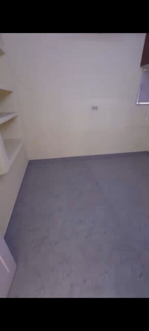 Room in 2 BHK Builder Floor at Pitampura – for Rent