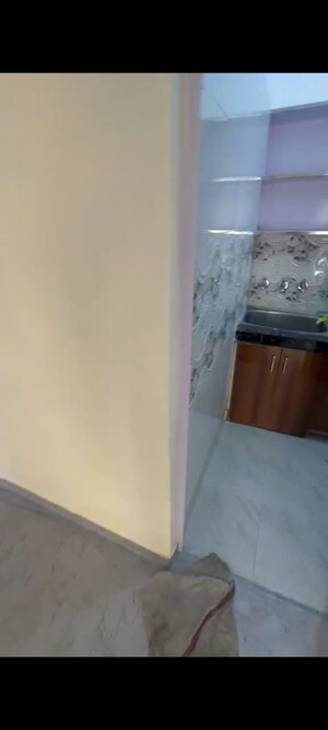 Room in 2 BHK Builder Floor at Pitampura – for Rent