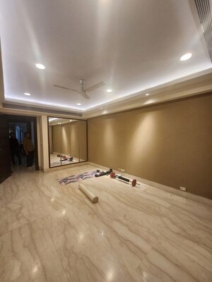 Room in 4 BHK Apartment at Ambience Caitriona, Sector 24 – for Sale