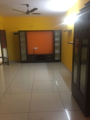 Room in 3 BHK Apartment at VARS Splendid, Mahadevpura – for Rent