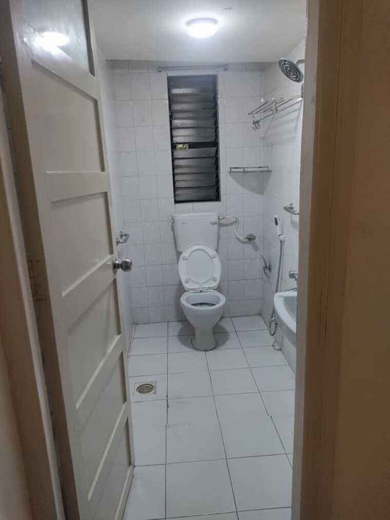 Bathroom, salisbury park 2 Bedroom 1200 Sq.Ft. Apartment In Salisbury Park Pune 10436901