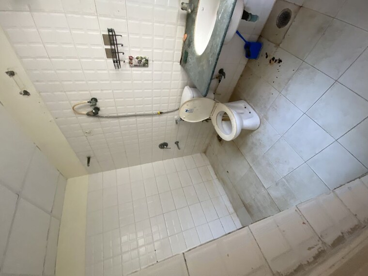Bathroom, bptp-park-floors-ii 3 Bedroom 1484 Sq.Ft. Apartment In Sector 76 Faridabad 10436888