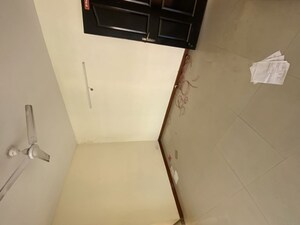 Furnished Amenities in 3 BHK Apartment at Bptp Park Floors ii, Sector 76 – for Rent