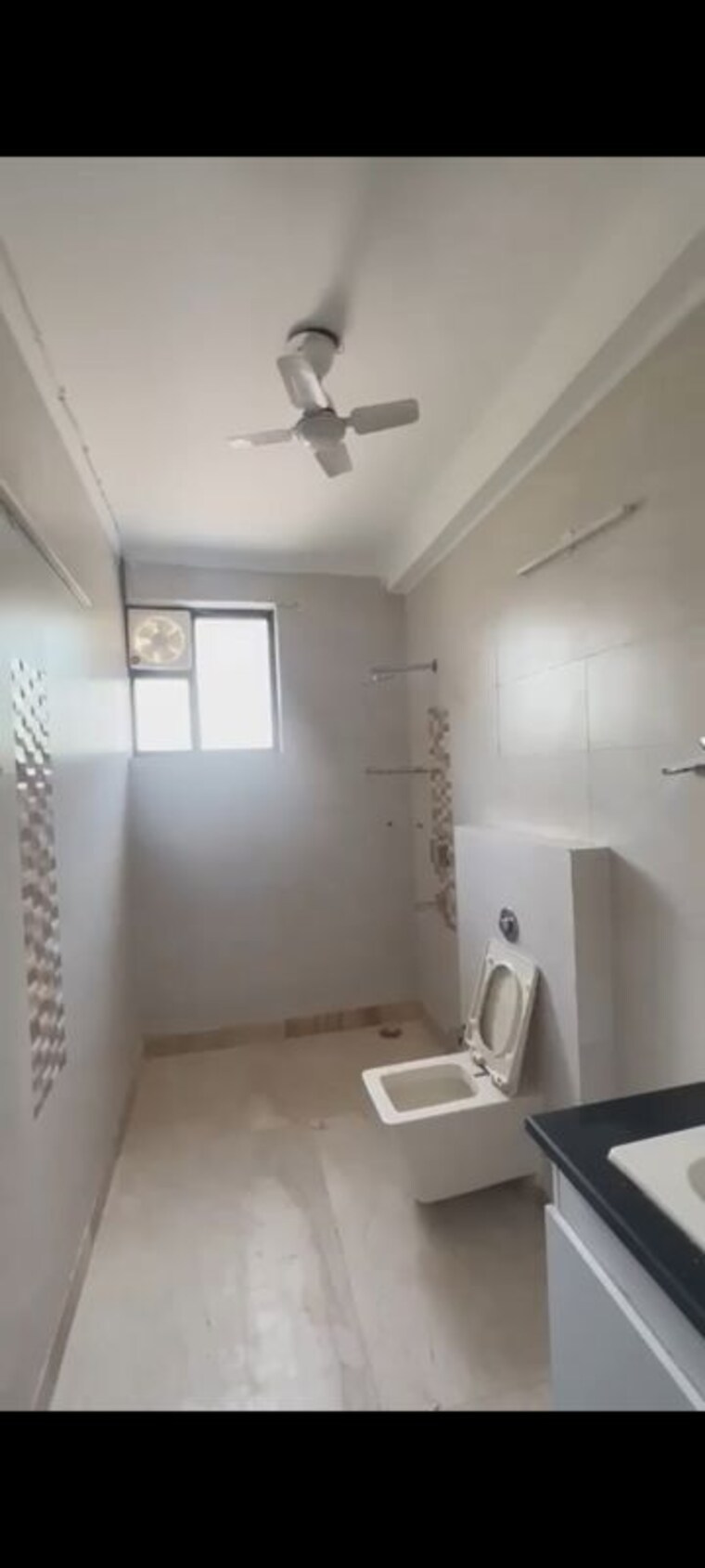 Bathroom, pitampura 3 Bedroom 2600 Sq.Ft. Builder Floor In Pitampura Delhi 10436911