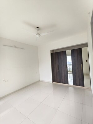 Room in 3 BHK Apartment at Godrej Emerald, Ghodbunder Road – for Rent