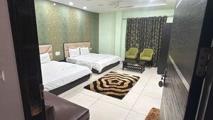 Bedroom in 1 BHK Apartment at Dlf Phase V – for Rent