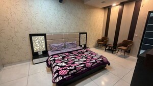 Bedroom in 1 BHK Apartment at Dlf Phase V – for Rent