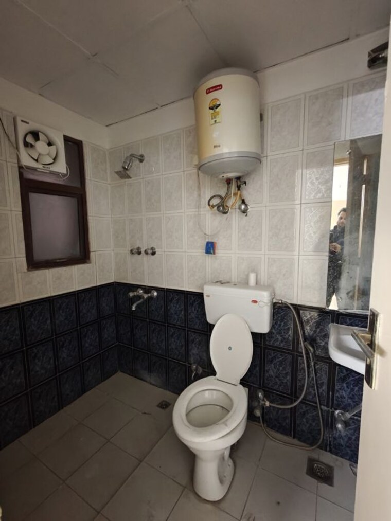 Bathroom, orchid-gardens 3.5 Bedroom 2650 Sq.Ft. Apartment In Sector 54 Gurgaon 10436934
