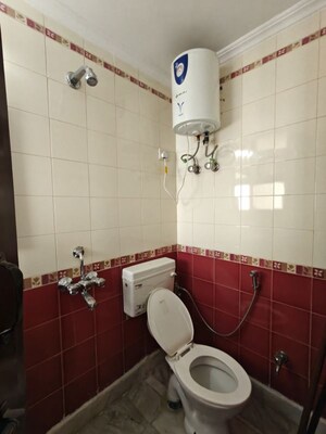 Bathroom in 3 BHK Apartment at Orchid Gardens, Sector 54 – for Rent
