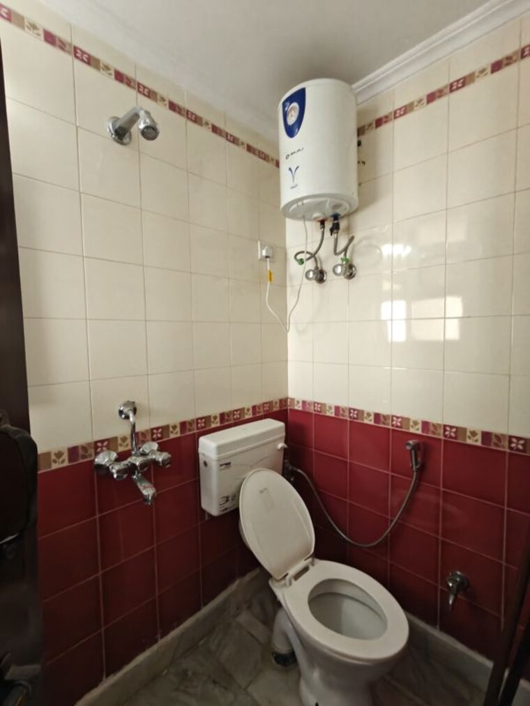 Bathroom, orchid-gardens 3 Bedroom 2750 Sq.Ft. Apartment In Sector 54 Gurgaon 10436940