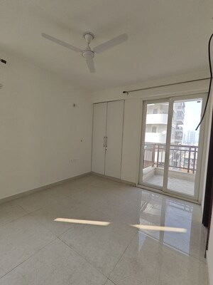 Room in 3 BHK Apartment at Orchid Gardens, Sector 54 – for Rent