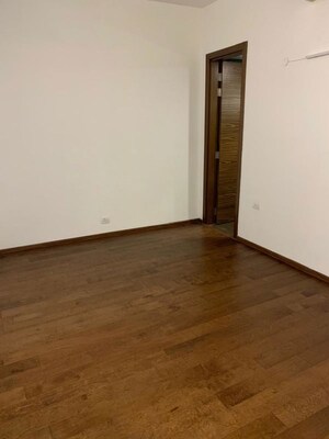 Room in 3 BHK Apartment at M3M Golf Estate, Sector 65 – for Rent
